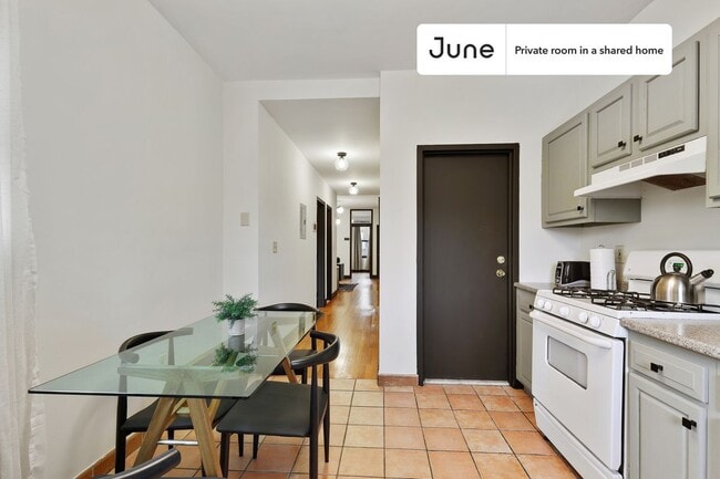 Building Photo - Room in Shared 4 bed/2.5 bath home