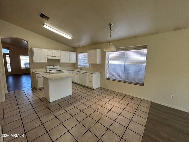 Building Photo - 51 N Del Pueblo Pl