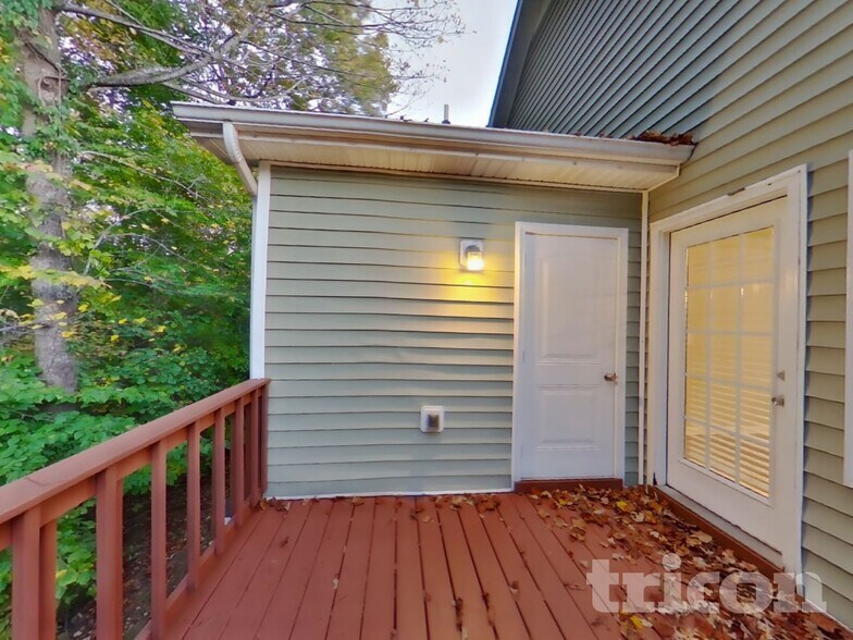 Building Photo - 315 David Dr