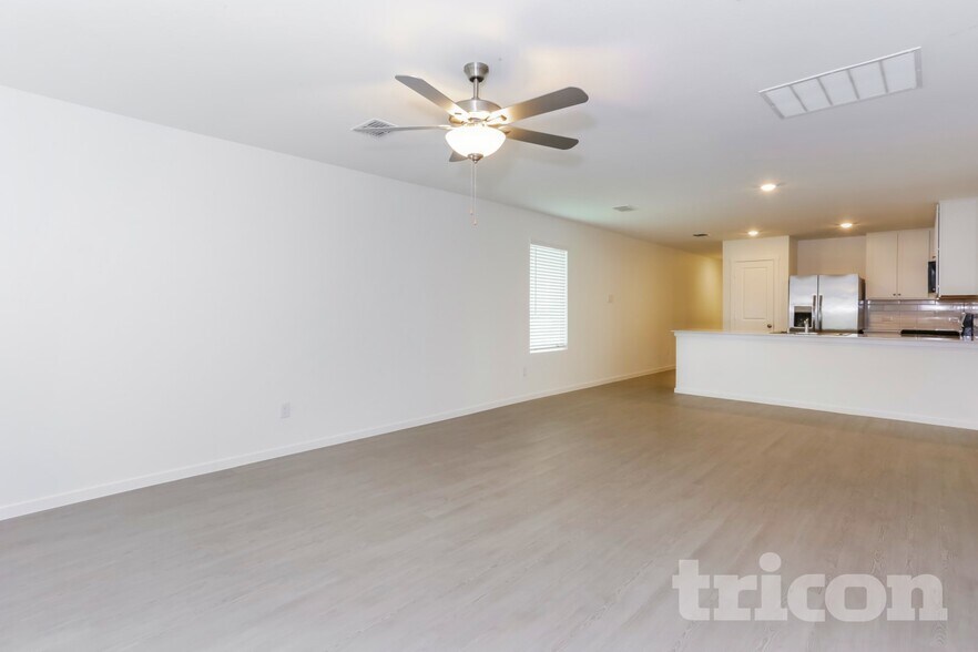 Building Photo - 15233 Rangeland Rd