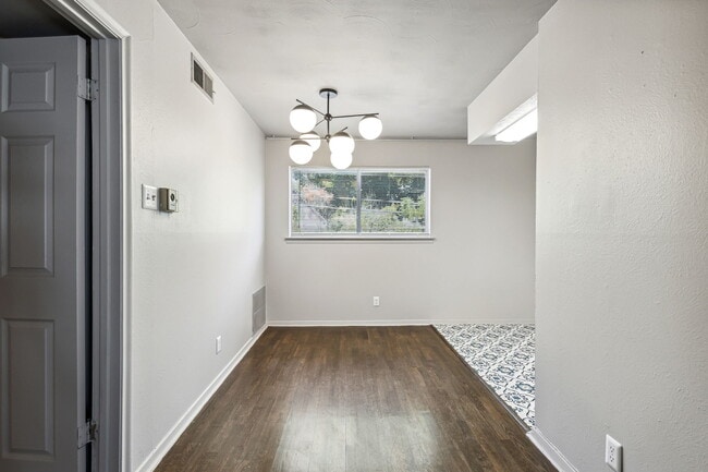 Building Photo - Avalon