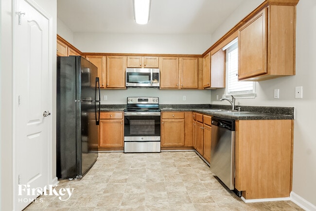 Building Photo - 4449 Fairmont Dr