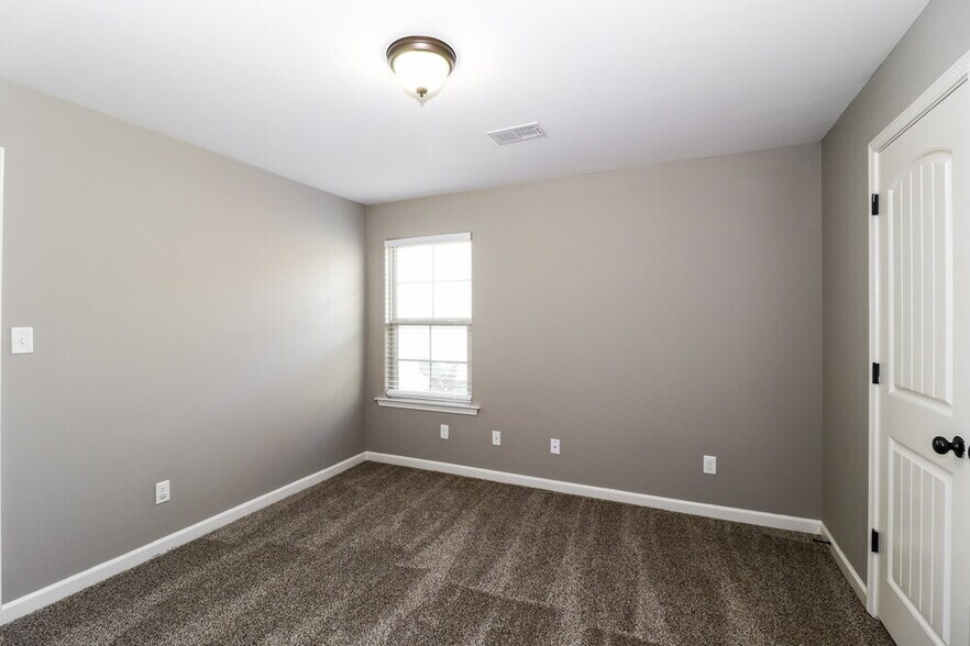 Building Photo - 9093 Tremont Dr