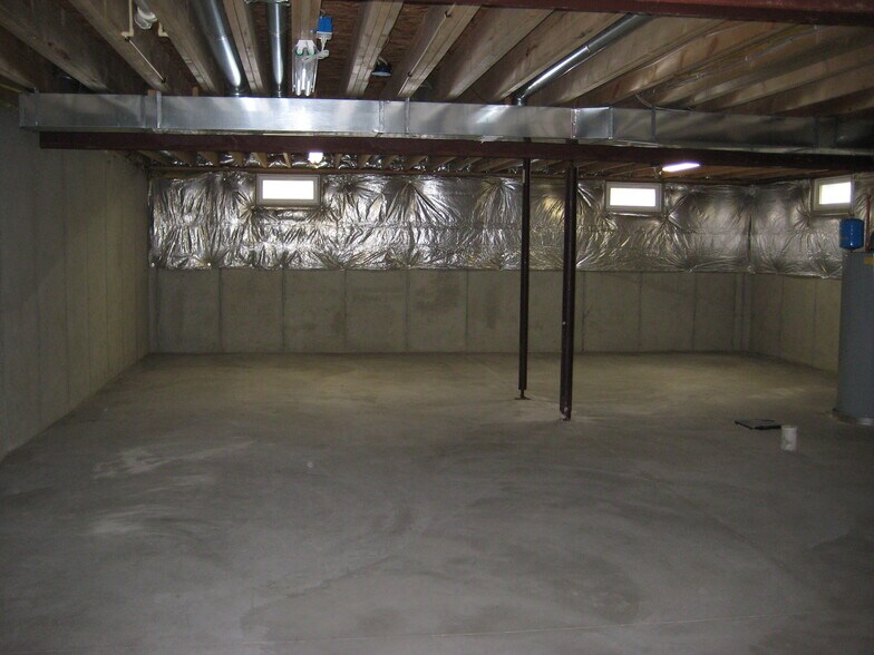 Building Photo - 3829 Taft Ave