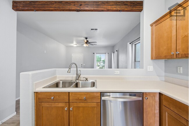 Building Photo - 3Bed/2Bath House at Ray Rd/Recker Rd! Ready for Immediate Move-In!