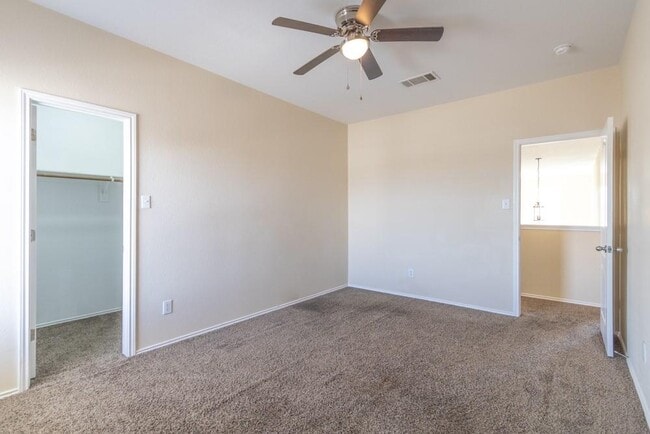 Building Photo - 2013 Rachel Ln