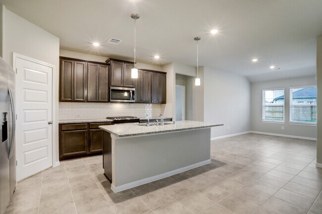 Building Photo - 2110 Cherryvale Dr