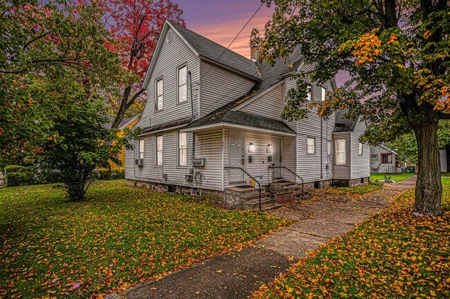 Primary Photo - $950 2 Bedroom 1 bathroom apartment Fully ...