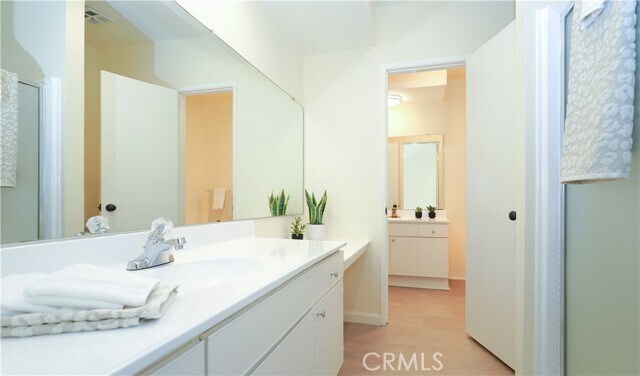 Building Photo - 344 Miraleste Dr