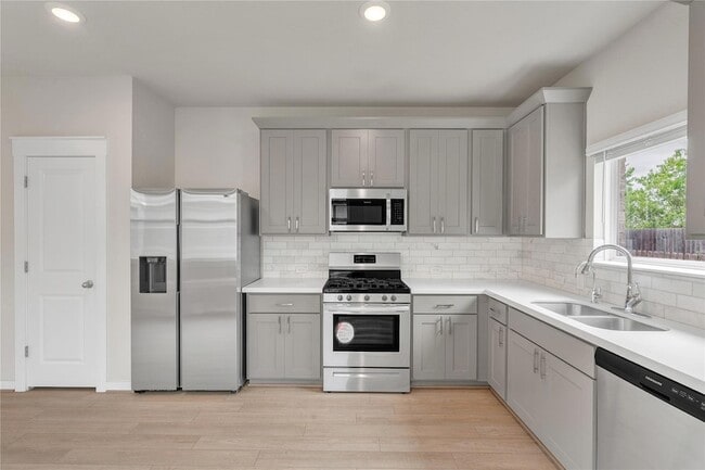 Building Photo - 17104 Crane Fly Dr