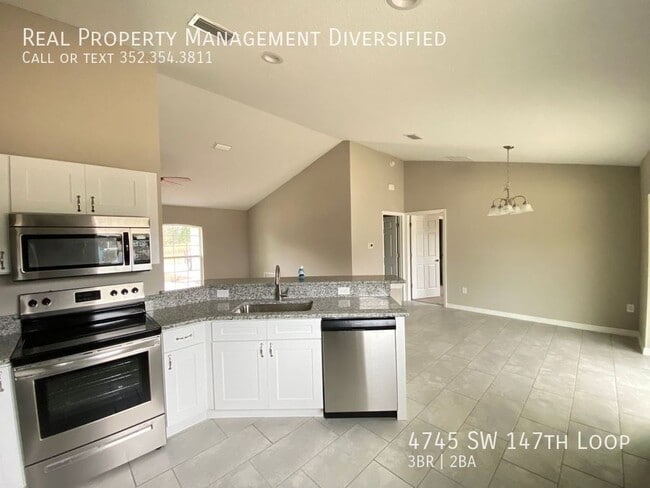 Building Photo - 4745 SW 147 Loop