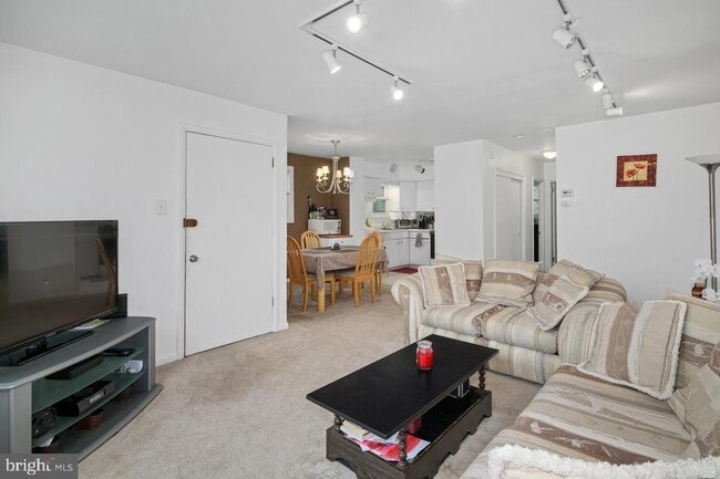 Building Photo - 2702 Cranston Rd