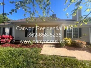 Building Photo - Hurry this Home won't last long! Great 3BR...
