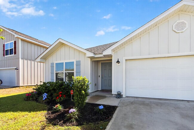 Building Photo - 727 Quintana St