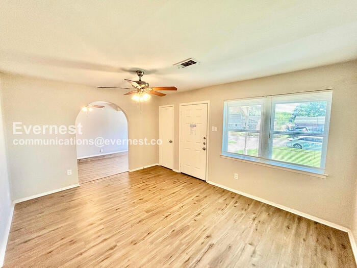 Building Photo - 6315 Silvery Moon Dr