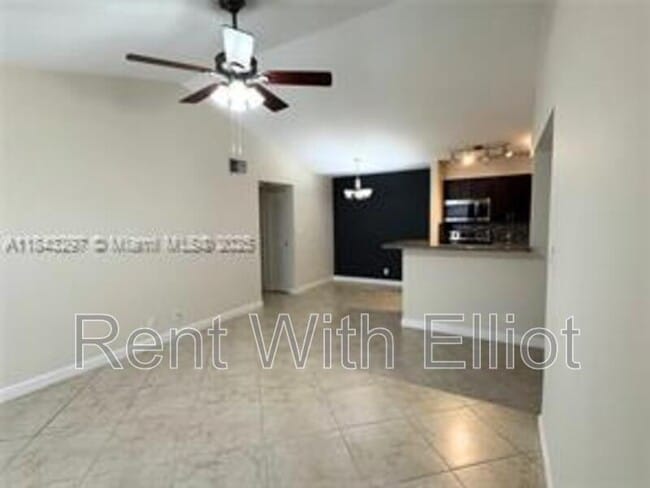 Primary Photo - 2926 S University Dr