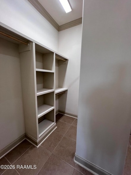 Building Photo - 100 Birchview Dr