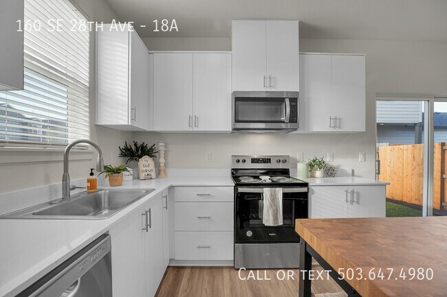 Building Photo - 160 SE 28th Ave