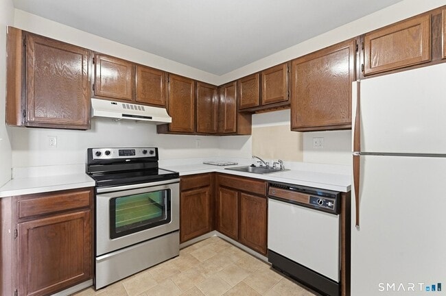 Building Photo - 2316 Cromwell Hills Dr
