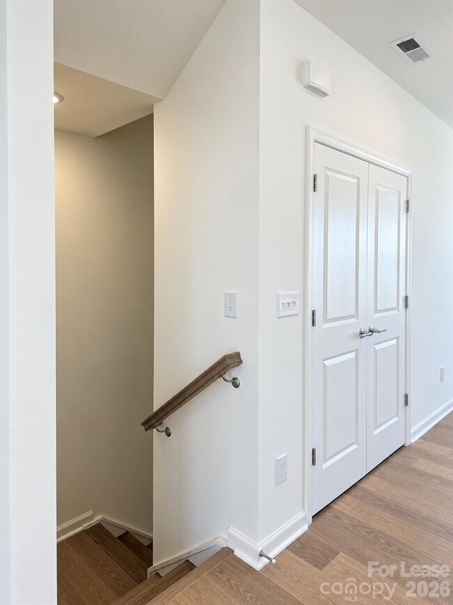 Building Photo - 3009 Rexton Ln