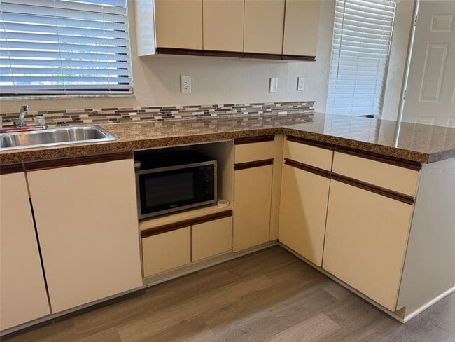 Building Photo - 177 W Cowles St