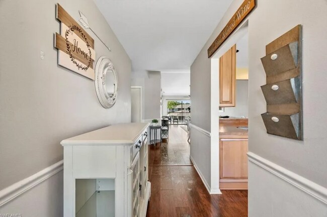 Building Photo - Charming 2 Bed 2 Bath Condo in Naples COMING SOON