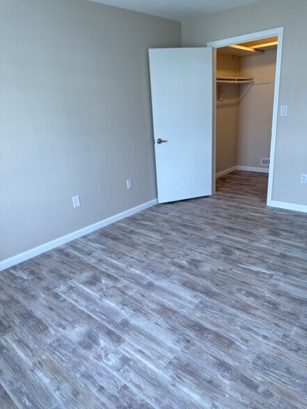 Building Photo - 82 Chambord Ct