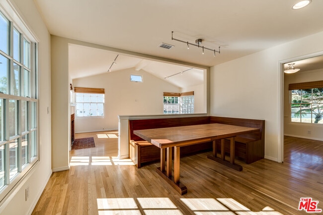 Building Photo - 1616 Ashland Ave