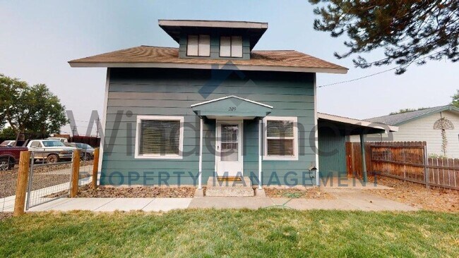 Primary Photo - 209 Bennett St