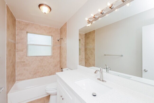 Building Photo - 4701 NW 11th Pl