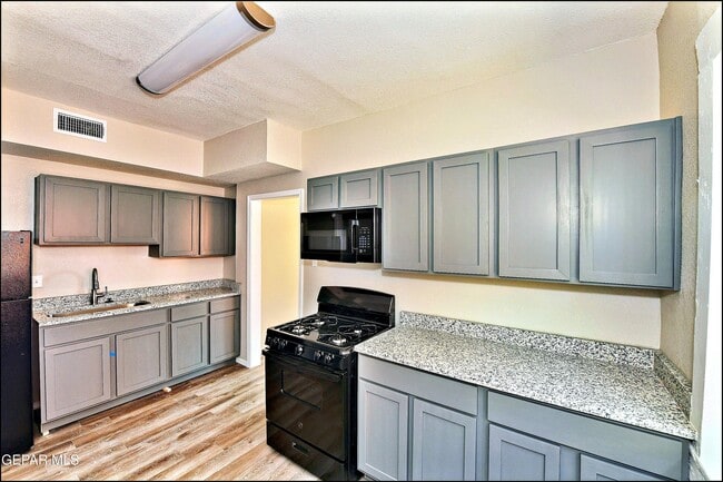 Building Photo - 615 Arizona Ave