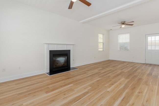 Building Photo - Stylish 3 Bedroom Home in The Sought-After Lake Carolina