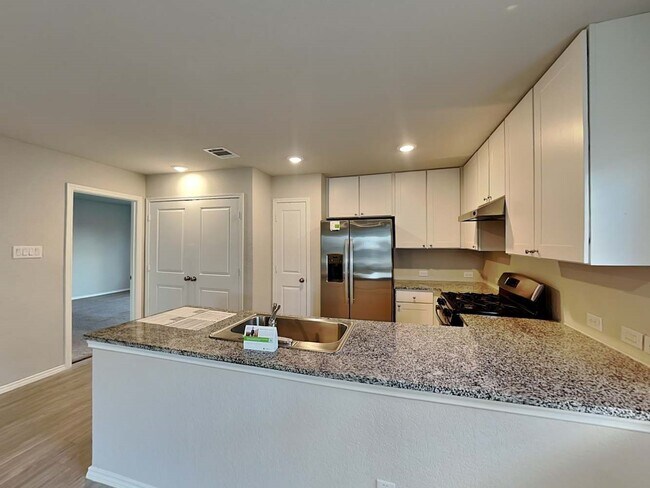 Building Photo - 10618 Varmus Dr