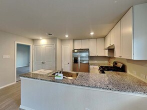 Building Photo - 10618 Varmus Dr