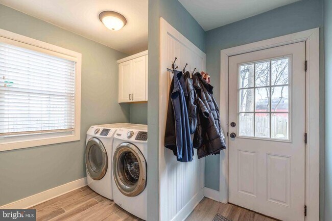 Building Photo - 216 W Lafayette St