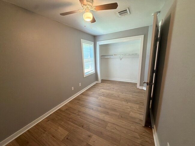 Building Photo - 1610 Dudley Ln