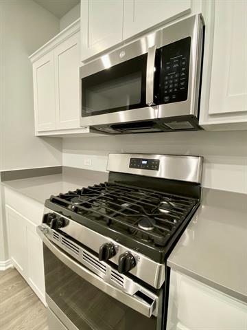 Building Photo - 615 Metallic Tree Ln