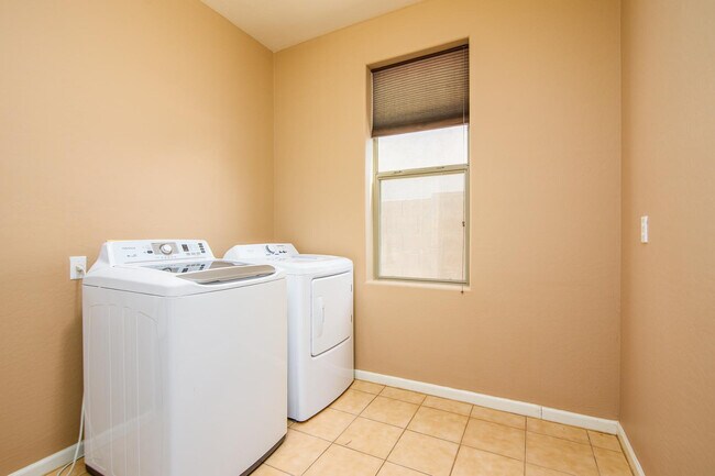 Building Photo - 21357 N Liles Ln