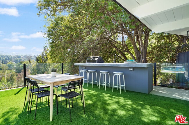 Building Photo - 4670 Brewster Dr