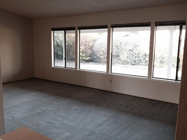 Building Photo - 6965 Amberwick Way