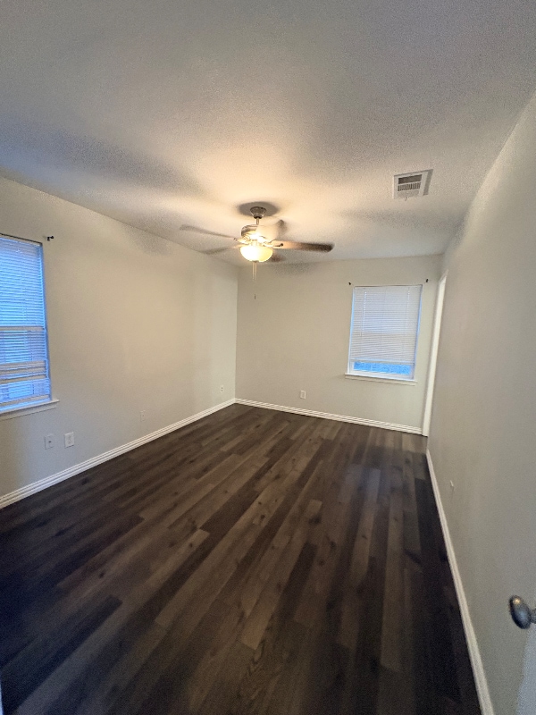 Building Photo - 710 McDivitt Dr