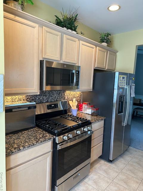 Building Photo - 9 Shelly Ln