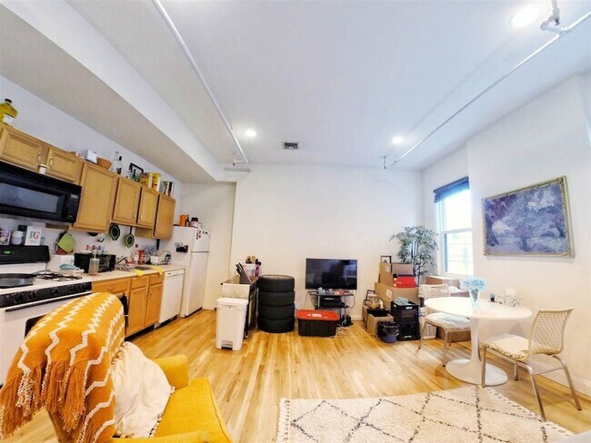 Building Photo - 62 4th St