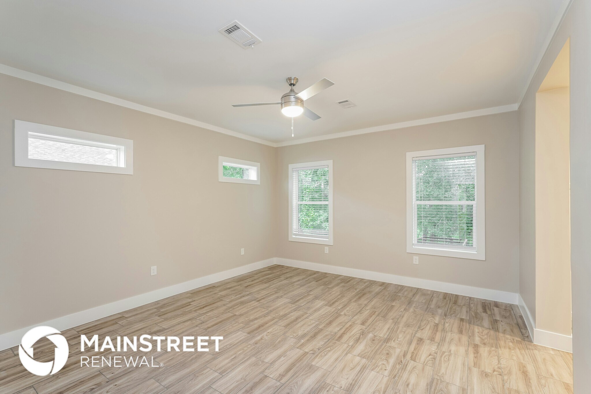 Building Photo - 9330 Crestview Dr