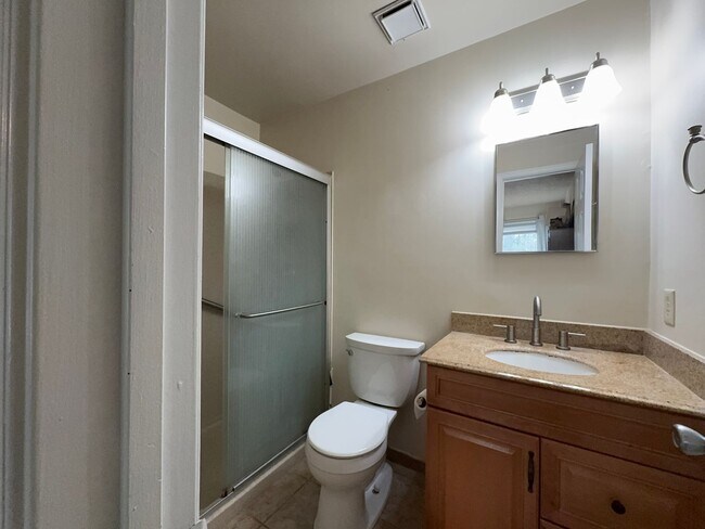 Building Photo - Well Maintained Single-Family Home in FC School District
