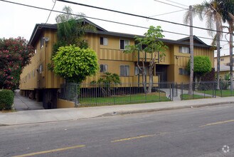 Building Photo - The Reef