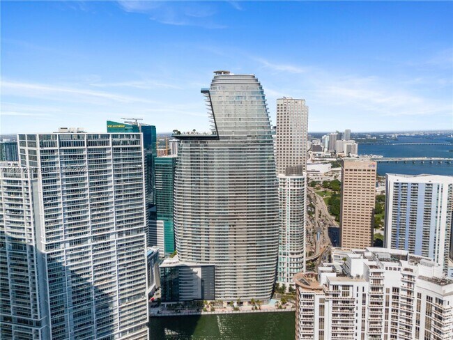 Building Photo - 300 Biscayne Blvd Way