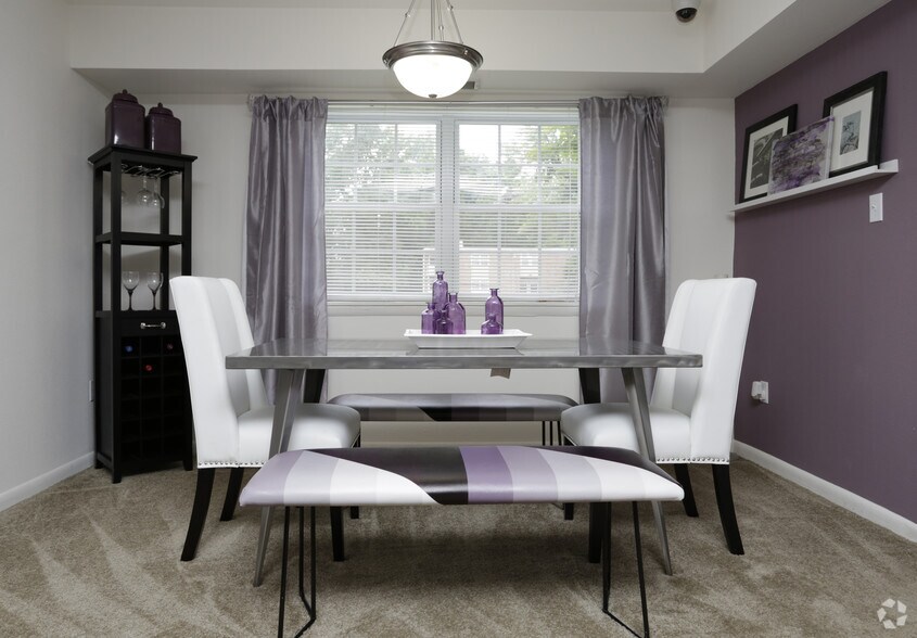 Oakridge Manor Apartments - 7701 Oakwood Rd Glen Burnie MD 21061