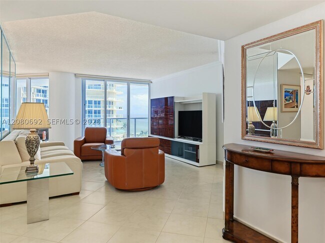 Building Photo - 16445 Collins Ave