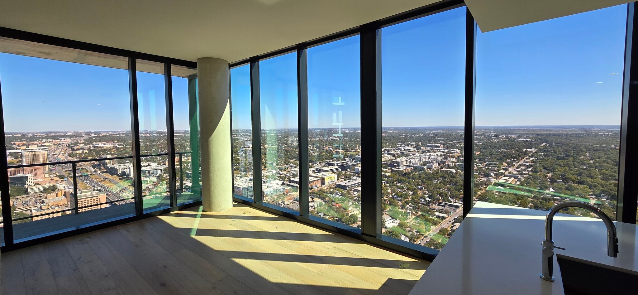 Amazing view from the 50th floor with balcony - 610 Davis St